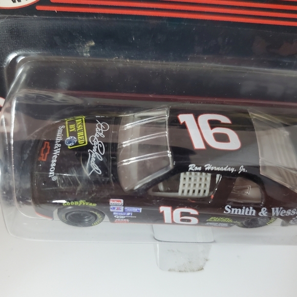 Dale Earnhardt #16 Smith & Wesson Racing Debut 1996 Monte Carlo - Picture 6 of 7